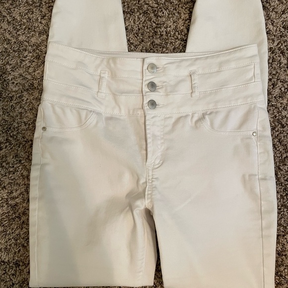 Refuge Women's High Rise White Jeans - Picture 2 of 5